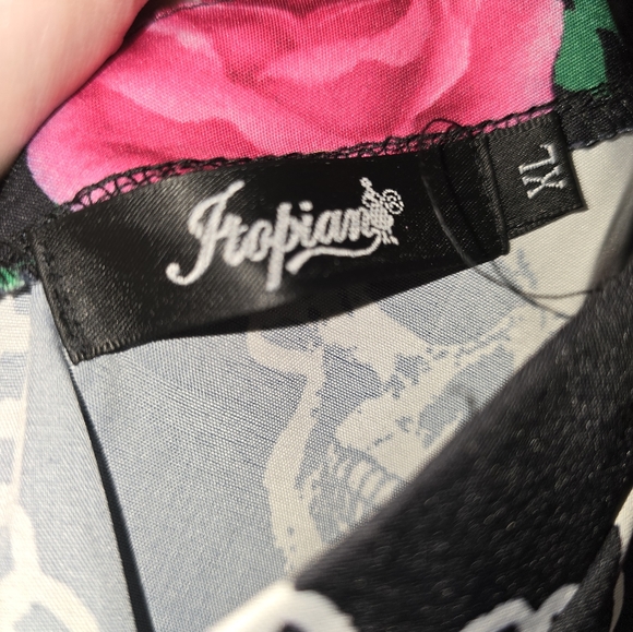 Skull & Roses Dress - Picture 4 of 4